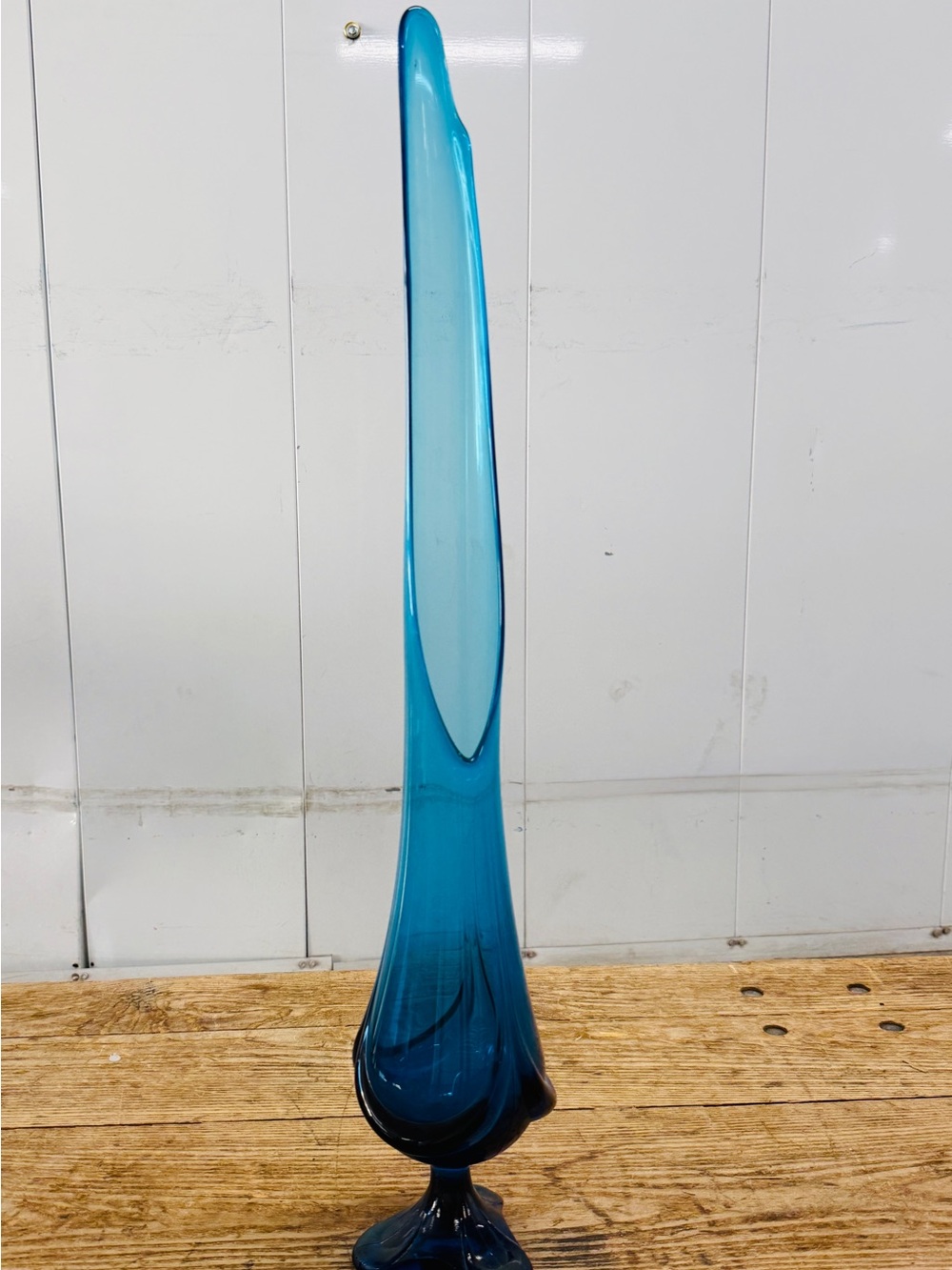 Viking 28” Bluenique HTF x-posted Swung Vase. Three Toes. Mid-Century Modern.